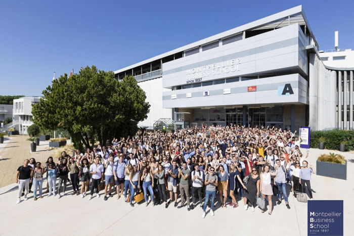 �����³��������ɱ������ߵ���ѧԺ����רҵ˶ʿѧλ��