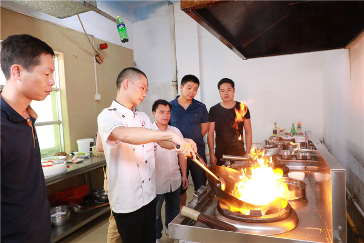 Ȫ����������ѵ�����