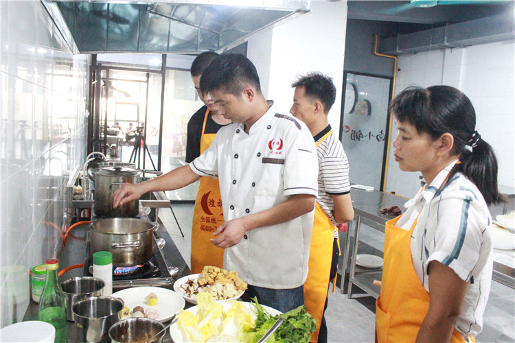 Ȫ�ݺ�������ѵ�����