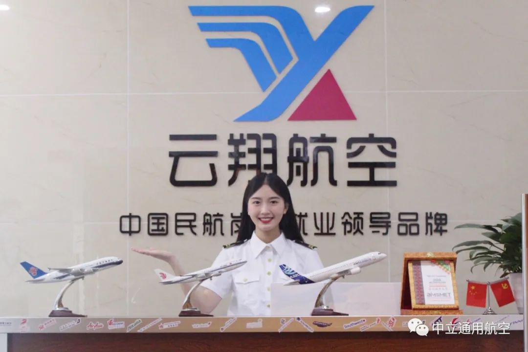 ݸϷ赸ѧУУշרҵ